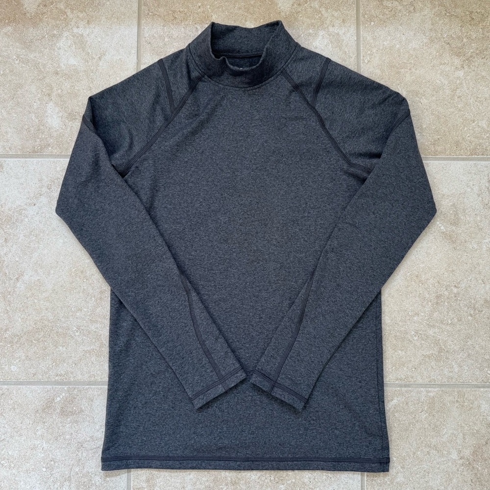 DSG Boys’ Cold Weather Compression Mock Neck Shirt
Color: Grey
Size: XL (18)